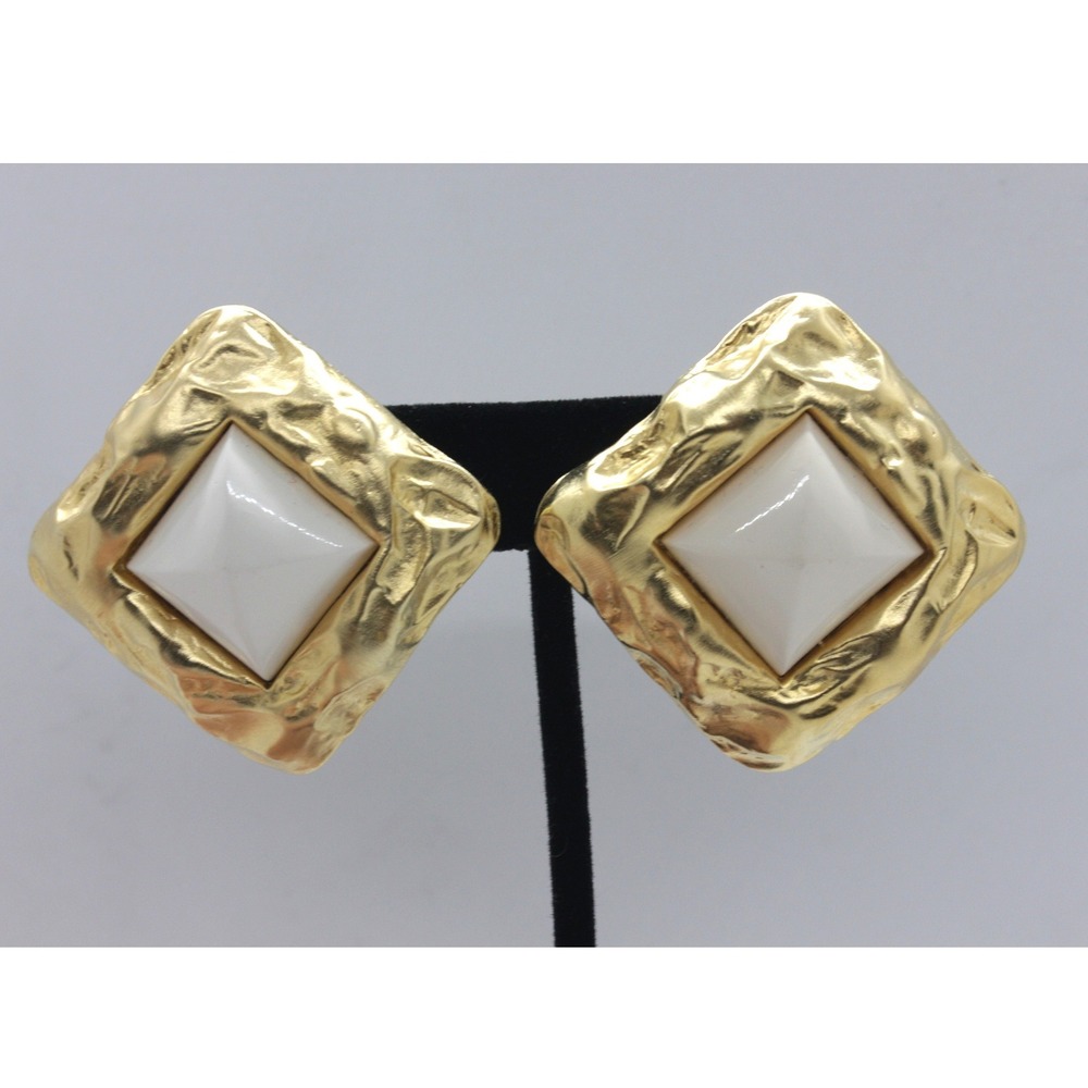 Vintage VO Les Bernard Earrings Gold Tone Cream Hammered Square Clip On 1980s